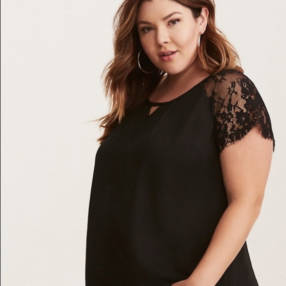 GEORGETTE LACE SLEEVE BLOUSE (TORRID)